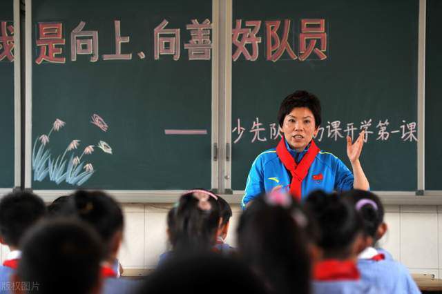 导演郑晓龙对于镜头、置景、武打动作场面的解读以及影片所要传达的主题和价值观穿插在特辑中，让观众提前对影片有了更深入的了解，这个图兰朵是熟悉的，更是陌生的